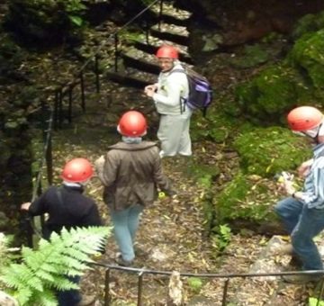 Tunnel de lave et balade basaltique